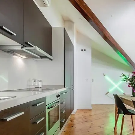 Apartament Downtown - Chiado & Me 2 *